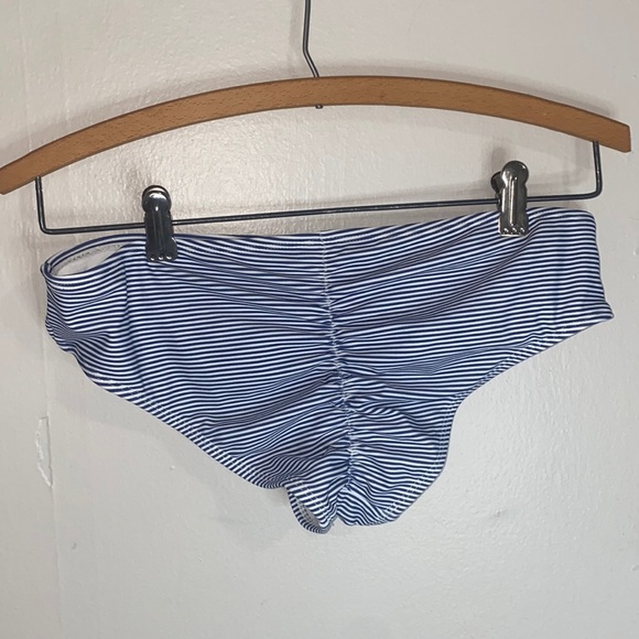 🪿Blue and white striped two piece swimsuit! - Picture 6 of 7